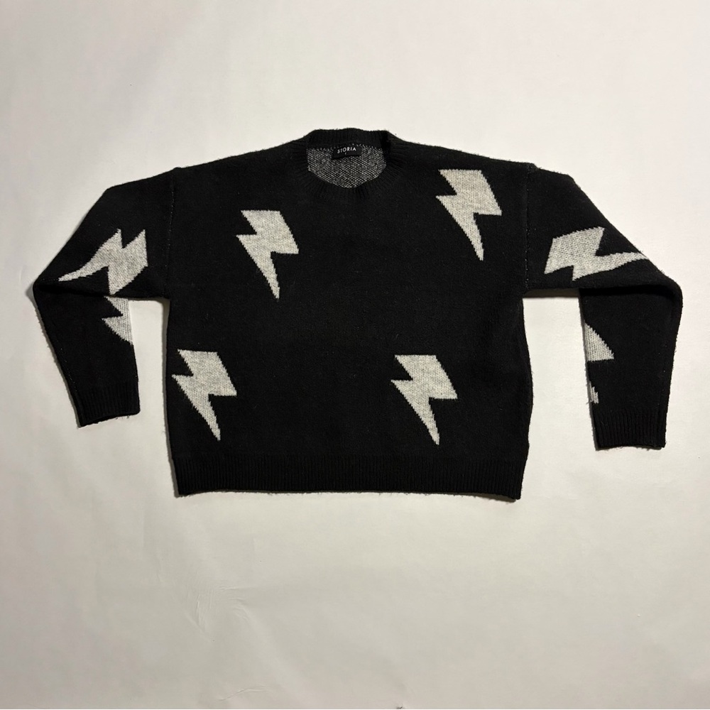 Storia lightening bolt sweater size small